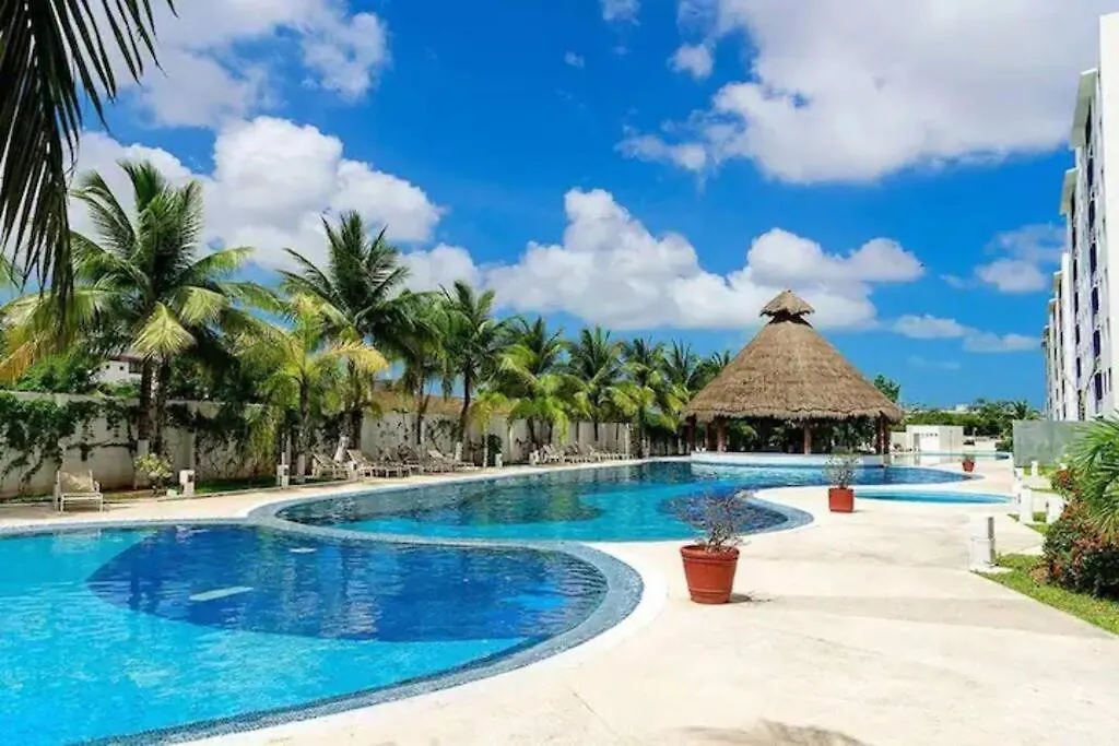 Home & Office Cancun Pool location