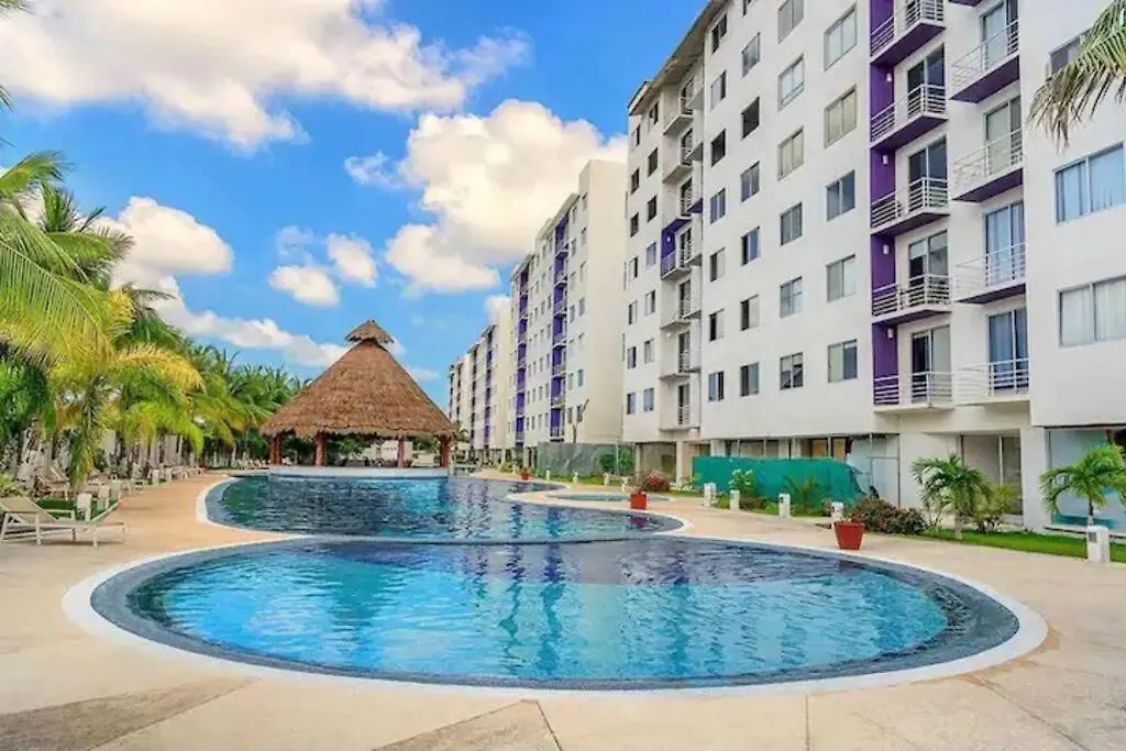 Home & Office Cancun Pool 0*,